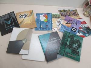 lot 77 image: year books