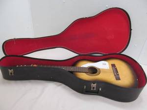 lot 81 image: acoustic guitar