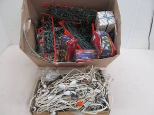 lot 82 image: Christmas lights