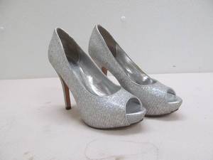 lot 137 image: Worthington high heels