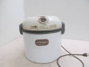 lot 197 image: vintage Kenmore electric washer