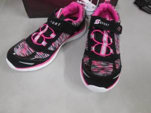 Size 12 Girls Tennis Shoes NWT...
