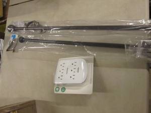 Multiplace Outlet, 2 Curtain Rod se...