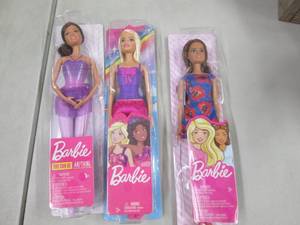 3 Barbies...