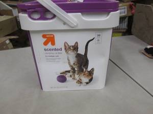 35 lb Scented Clumping Cat Litter...