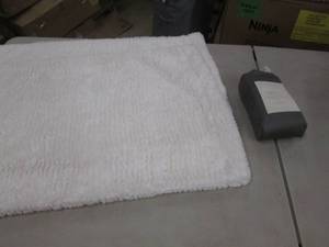 2 Faux Fur Pillow Shams, 2 King Pil...