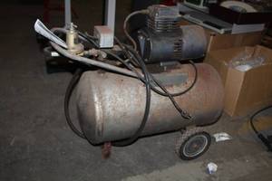 lot 158 image: Plateway Power-Pac Air Compressor 24PS