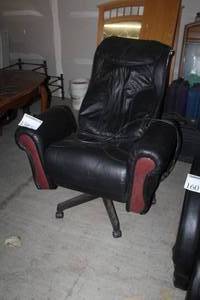 lot 159 image: Rolling Electronic Massage Chair CA-166