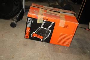 lot 25 image: Warrior Hand Operated Cylinder Mower 400mm