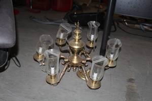 lot 43 image: Chandelier 6-Lamp