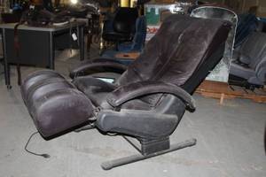 lot 44 image: Lung Dian Massage Chair