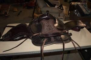 lot 46 image: Leather Horse Saddle