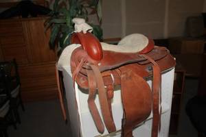 lot 48 image: Leather Horse Saddle