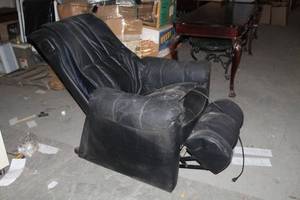 lot 37 image: Takasima Electronic Air Massage Chair A-619