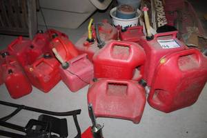 lot 94 image: Lot of (16) Plastic Gas Cans