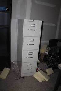 lot 100 image: Hon Metal File Cabinet 4-Drawer