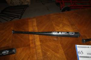 lot 66 image: Kirby Puckett Minnesota Twins Commemorative Baseball Bat April 8 1994 2000th Hit