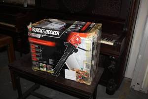 lot 72 image: Black & Decker LeafHog High Performace Blower Vac