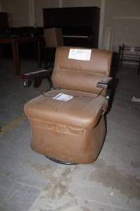 lot 83 image: Lift Chair