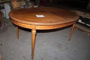 lot 146 image: Oval Wood Dining Table