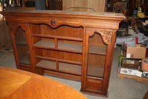 lot 147 image: Wood Hutch China Cabinet