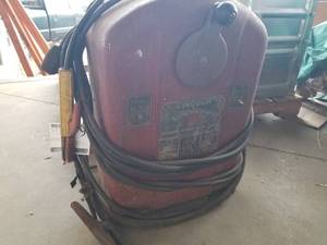 lot 6 image: Lincoln Lincwelder 180A - Arc Welder