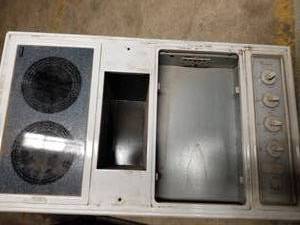 lot 150 image: Whirpool Electric Stove Top 4-Burner (never installed)