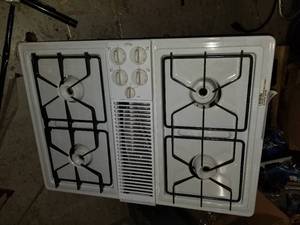 lot 151 image: Whirpool Gas Stove Top 4-Burner Downdraft Cooktop 30 (never installed)