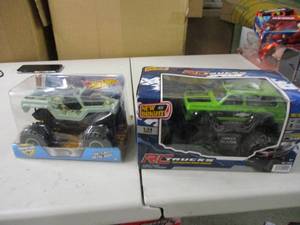 lot 21 image: RC Truck and Hot Wheels Truck...