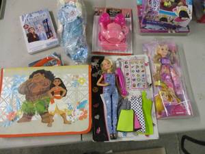 lot 41 image: Knight set, Disney Princess and Fro...