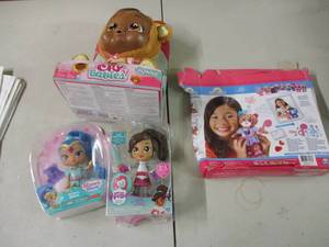 lot 48 image: Dolls and Build-A-Bear workshop...