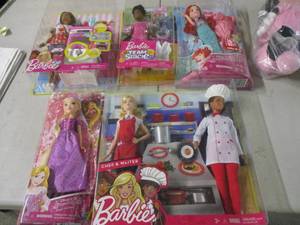 lot 50 image: Barbie dolls and sets...