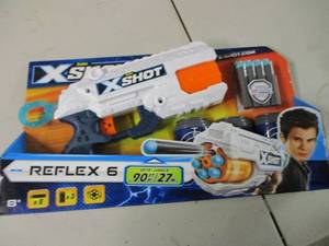 lot 71 image: Zuru X-shot Relax 6...