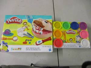 lot 85 image: Playdoh Doctor Drill kit and extra ...