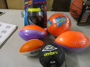lot 90 image: Foam balls...