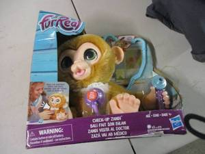lot 113 image: Fur Real monkey set...