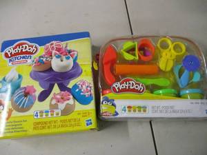 lot 132 image: Play-Doh Kitchen and Craft Sets...