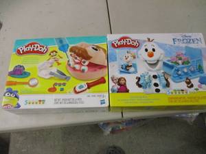 lot 136 image: Tooth Doctor Play-Doh Set and Froze...