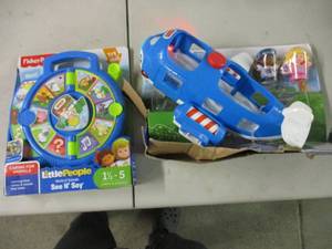 lot 146 image: Fisher Price Words of Animals and F...