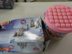 lot 220 image: Bucket of Blocks and Puzzle...