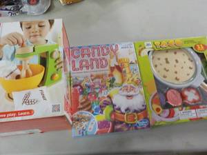 lot 231 image: Candy Lane, Food Toys...