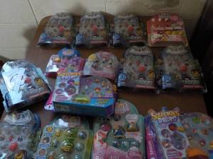 lot 245 image: Squinkies Collectibles...