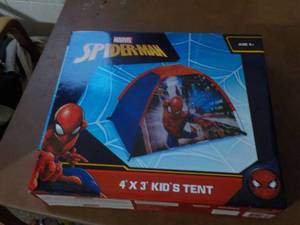 lot 247 image: 4 x 3 Kids Spiderman Tent...