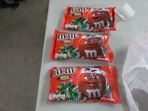 lot 276 image: Milk Chocolate M & Ms 3 Pack near...