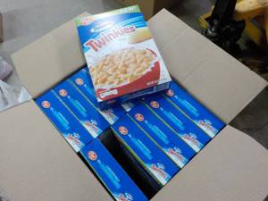 lot 318 image: Box of 12 Post Hostess Twinkies Cer...