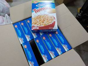 lot 319 image: Box of 12 Post Hostess Twinkies Cer...