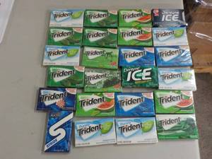 lot 328 image: 24 pkgs Gum near or past best date...