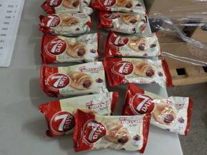 lot 330 image: 7 Days Soft Croissant best date Fe...