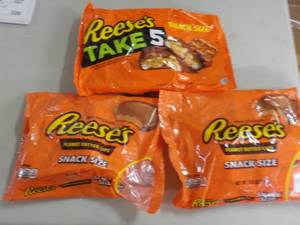 lot 331 image: 3 Bags Reeses  best date Feb 2021...