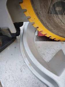 lot 155 image: Delta (10) Compound Miter Saw